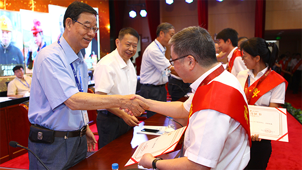 院士颁奖 乐鱼官方网站-乐鱼leyu(中国)高规格表彰科技先进