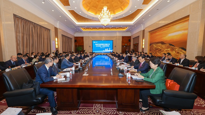 乐鱼官方网站-乐鱼leyu(中国)领导班子完成换届  邹来昌当选董事长 林泓富任总裁